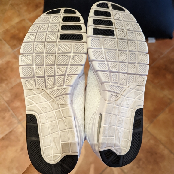 White Nike Shoes - Picture 6 of 8